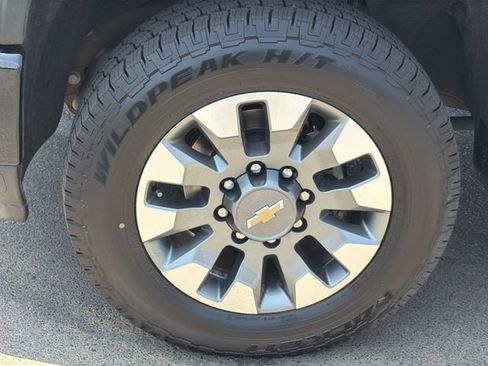 Used 2024 Chevrolet Silverado 2500 Custom w/ Custom Value Package AWD/4WD image 16