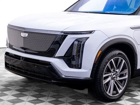 New 2026 Cadillac Vistiq Sport w/ LPO, Floor Liner Package AWD/4WD image 37