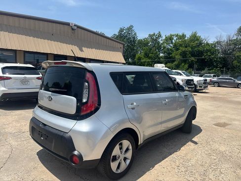 Used 2015 Kia Soul FWD image 5