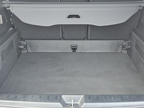 Used 2026 Mercedes-Benz GLB 250 image 31