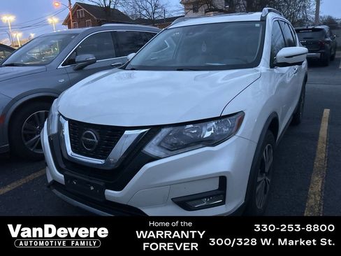 Used 2020 Nissan Rogue SV w/ Sun & Sound Touring Package image 1