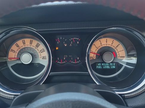 Used 2010 Ford Mustang GT Premium RWD image 19