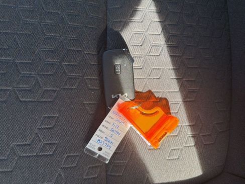 Certified 2025 Kia Seltos S image 28