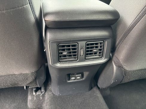 Used 2025 Toyota RAV4 XLE AWD/4WD image 21