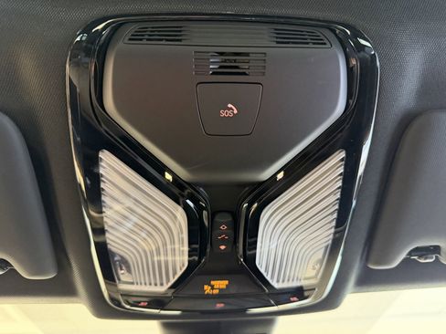 Used 2023 BMW 330i xDrive Sedan w/ M Sport Package image 29