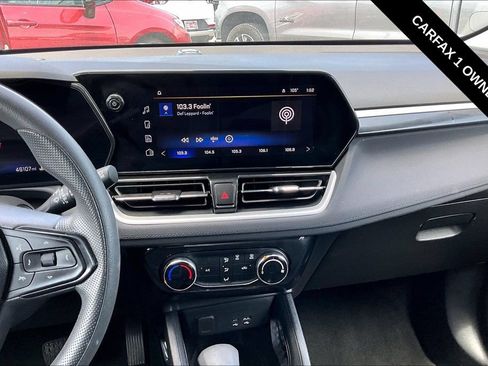 Used 2024 Chevrolet TrailBlazer LT AWD/4WD image 9