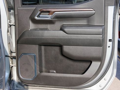 Used 2024 GMC Sierra 1500 SLT image 18