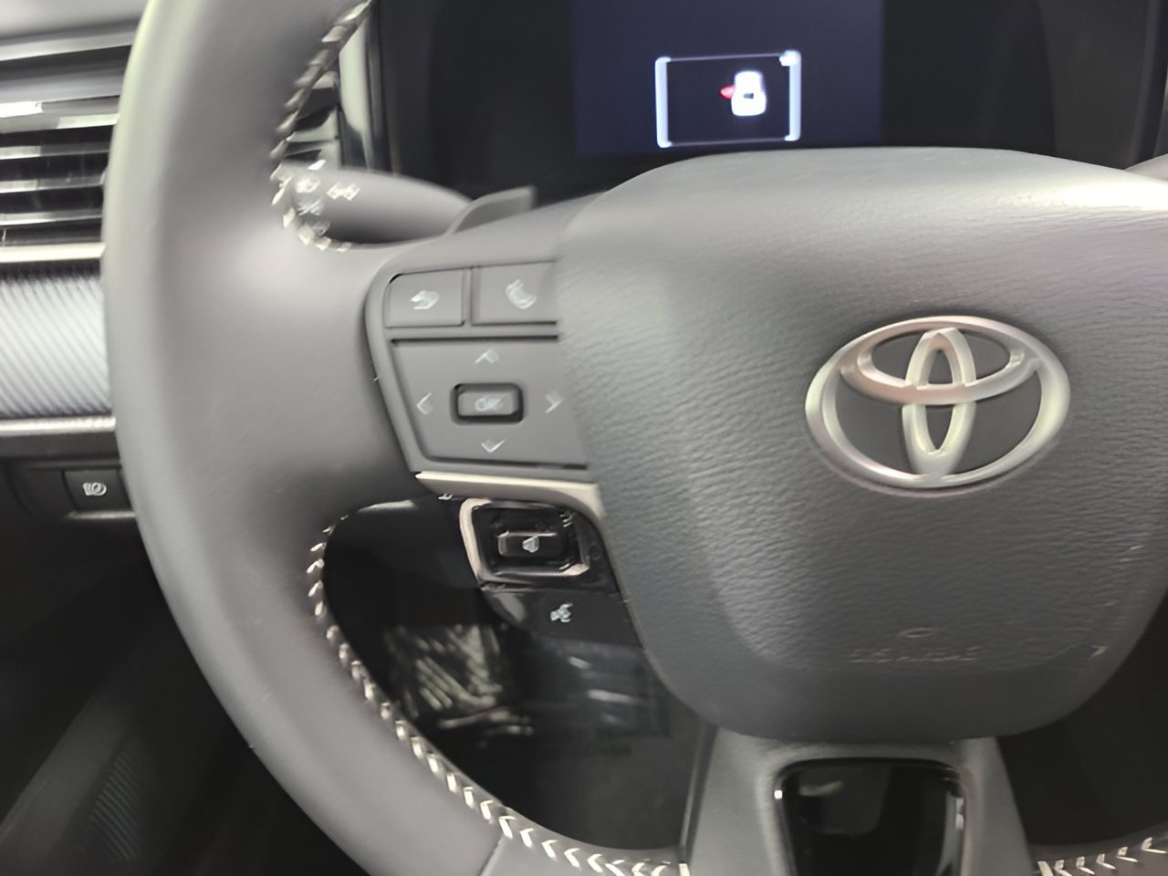 Used 2025 Toyota Camry SE FWD image 25