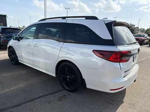 Used 2023 Honda Odyssey Sport image 3