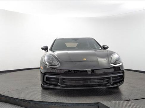 Used 2018 Porsche Panamera 4 w/ Premium Package AWD/4WD image 8