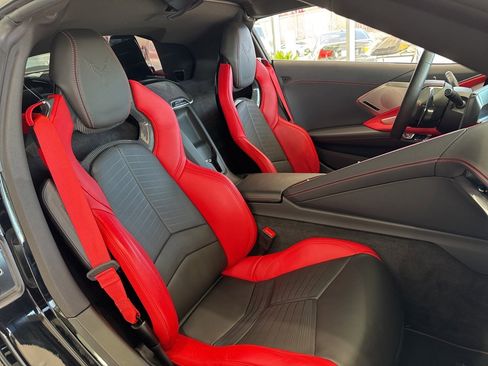 Used 2025 Chevrolet Corvette Stingray Preferred Cpe w/ 2LT image 44