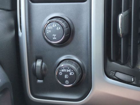 Used 2015 GMC Sierra 1500 SLT w/ SLT Crew Cab Value Package AWD/4WD image 28