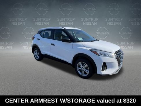 Used 2025 Nissan Kicks Play S FWD image 2