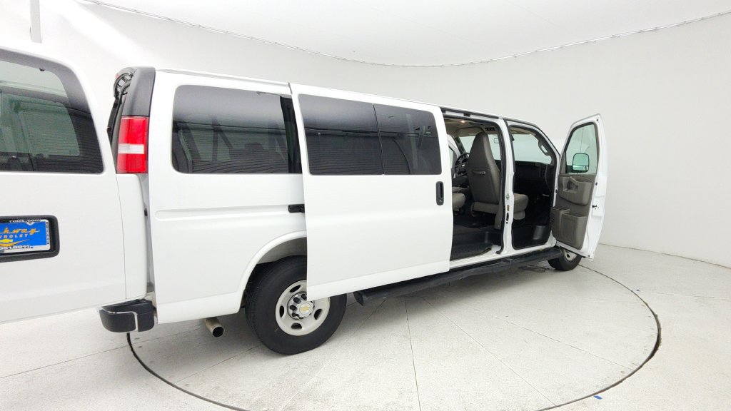 Used 2025 Chevrolet Express 3500 LT w/ LT Preferred Equipment Group RWD image 12
