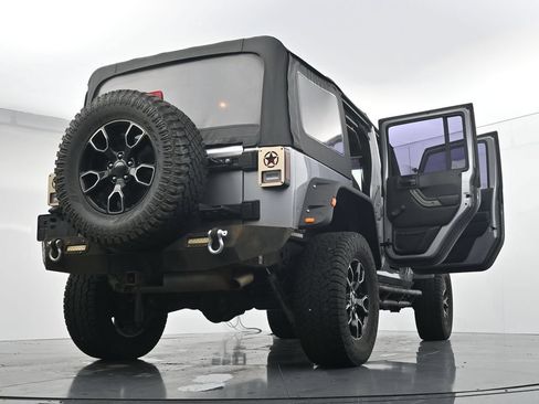 Used 2018 Jeep Wrangler Unlimited Sport AWD/4WD image 30