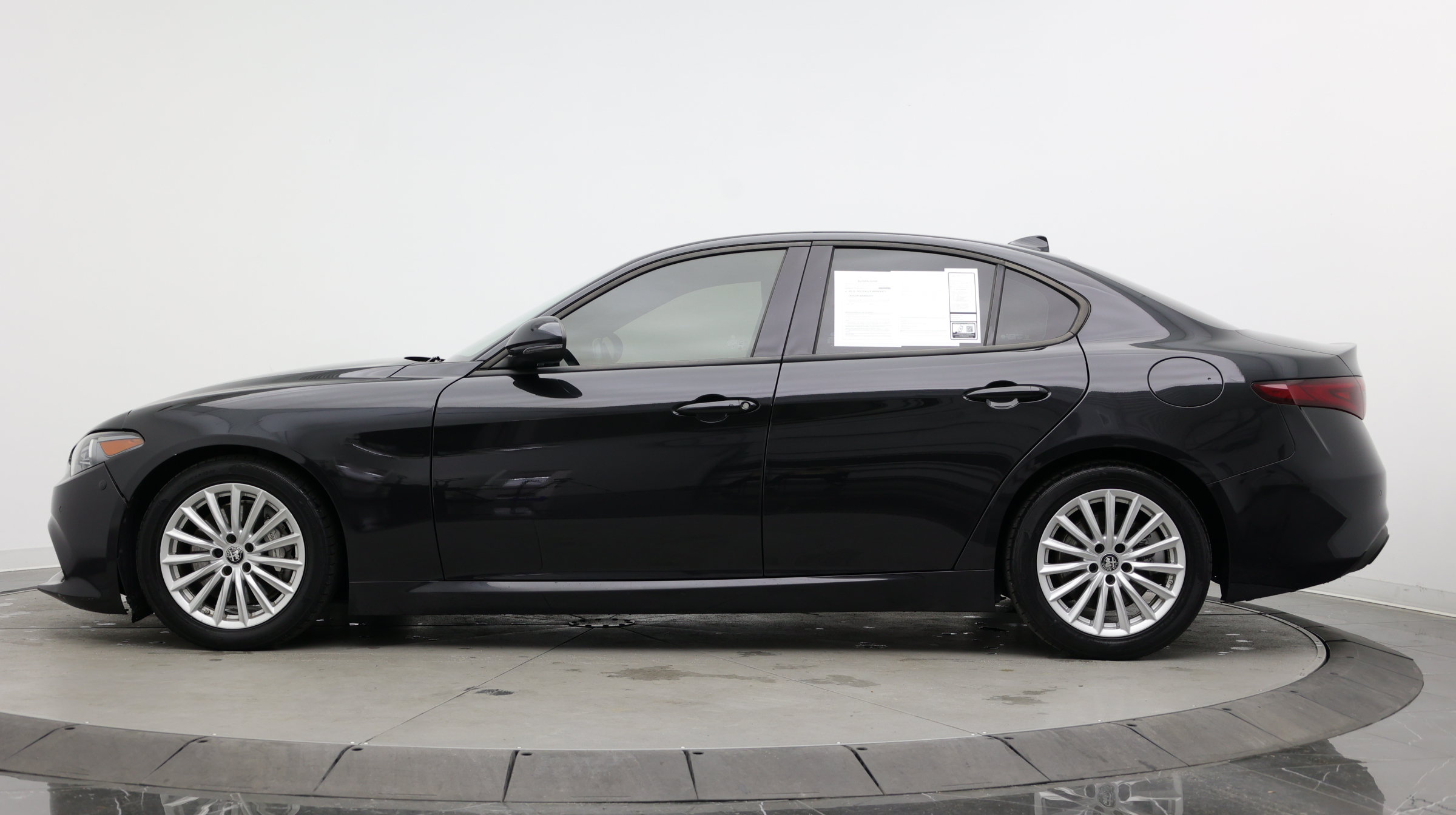Used 2022 Alfa Romeo Giulia Sprint RWD image 6