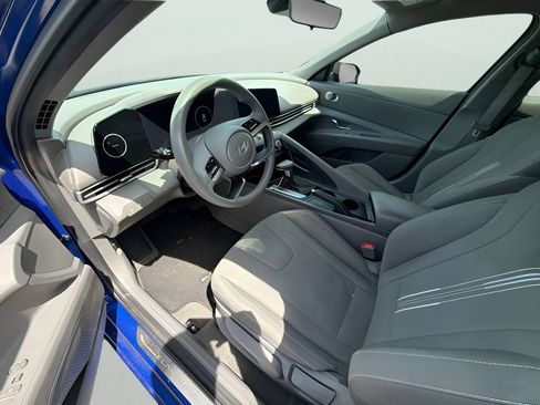 Used 2024 Hyundai Elantra SEL FWD image 10
