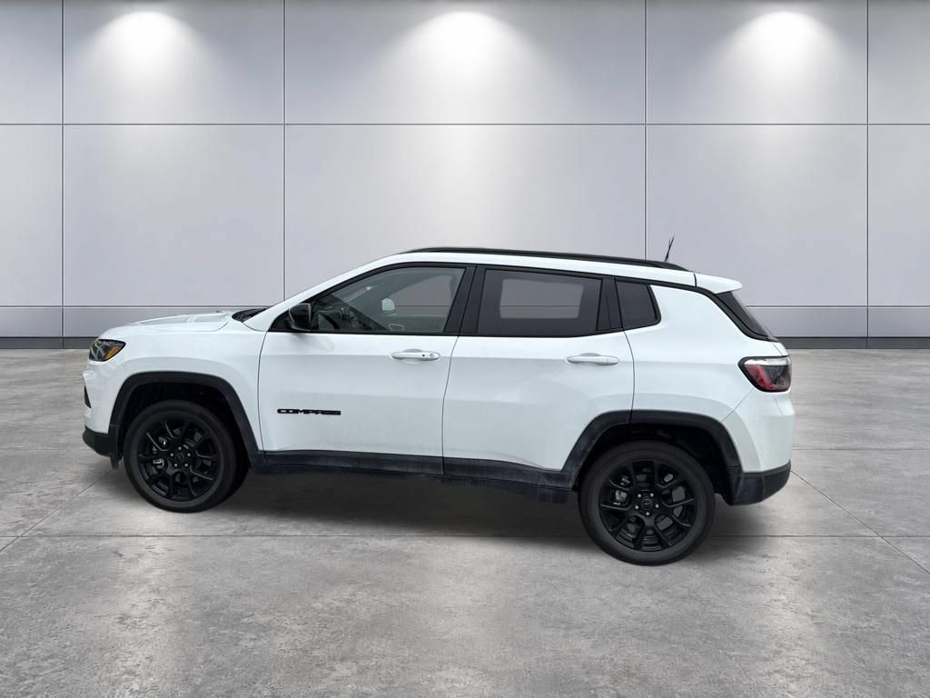 Used 2026 Jeep Compass Latitude AWD/4WD image 8