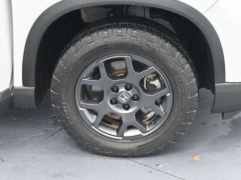 Used 2024 Honda Pilot TrailSport image 41