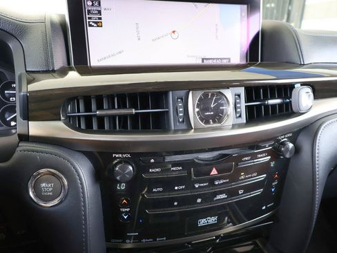 Used 2016 Lexus LX 570 4WD w/ Luxury Package image 58
