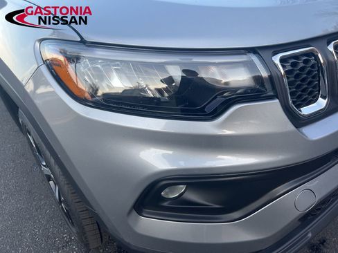 Used 2024 Jeep Compass Latitude image 5