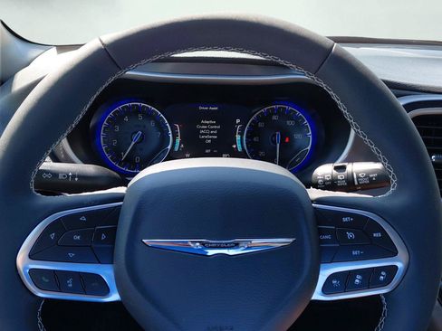 New 2026 Chrysler Pacifica Select AWD/4WD image 44