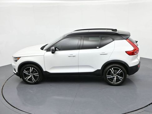 Used 2020 Volvo XC40 T4 R-Design image 20