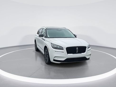 Used 2021 Lincoln Corsair Reserve w/ Equipment Group 201A AWD/4WD image 2