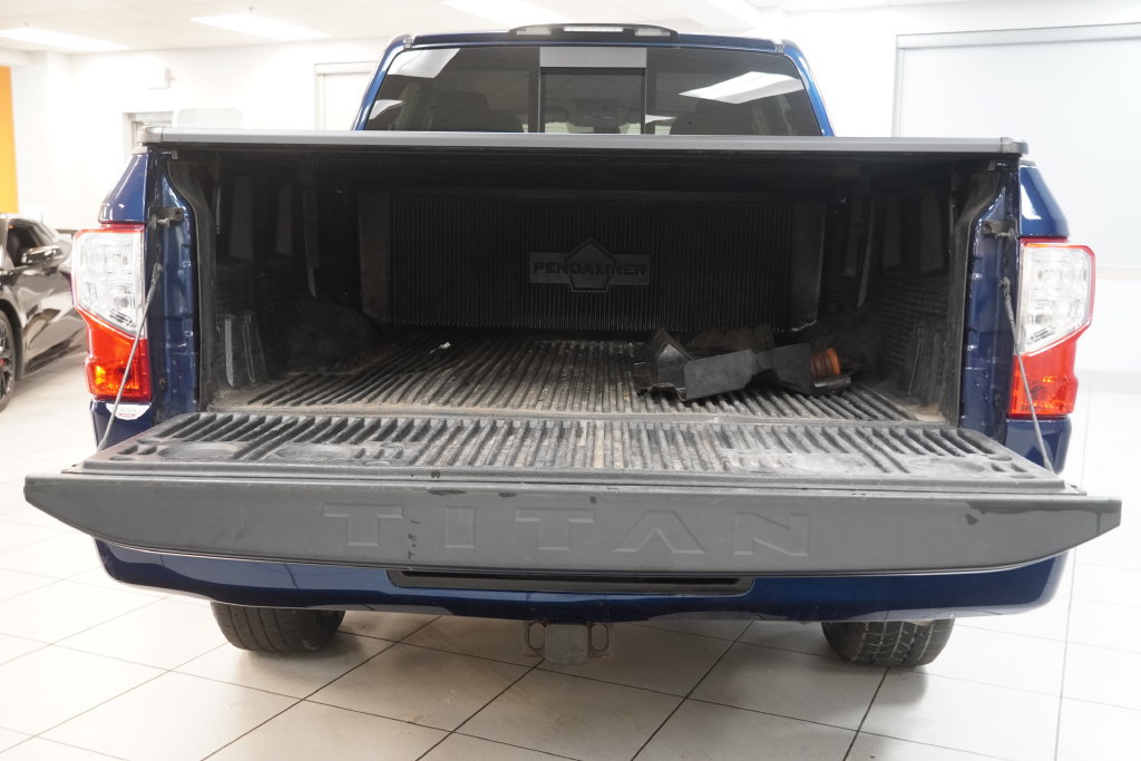 Used 2018 Nissan Titan SV w/ SV Convenience Package AWD/4WD image 26