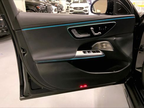 Used 2025 Mercedes-Benz E 450 4MATIC All-Terrain Wagon image 21