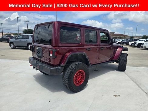 Used 2022 Jeep Wrangler Unlimited Rubicon w/ Cold Weather Group AWD/4WD image 3