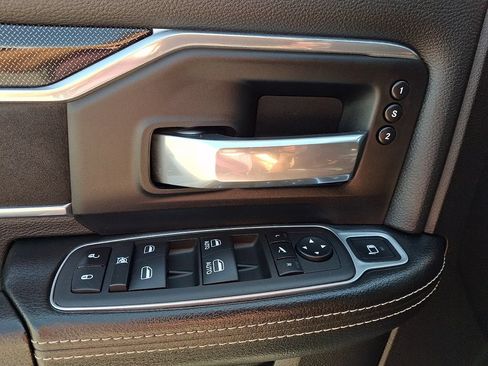 Used 2022 RAM 2500 Laramie AWD/4WD image 15