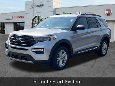 Used 2020 Ford Explorer XLT w/ Equipment Group 202A AWD/4WD image 3