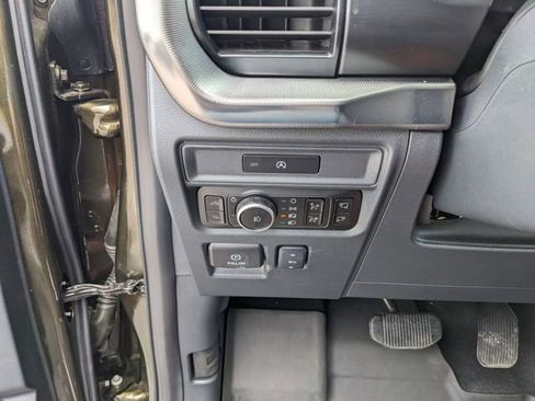 Used 2025 Ford F150 Raptor AWD/4WD image 32