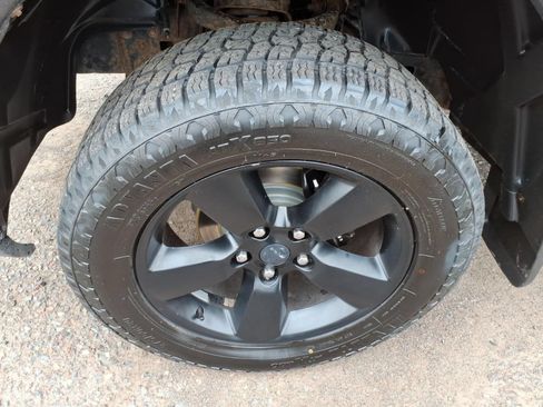 Used 2016 RAM 1500 Express w/ Black Ram 1500 Express Group AWD/4WD image 11