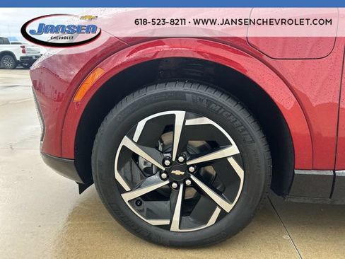 Used 2024 Chevrolet Equinox EV LT w/ LPO, All-Weather Mat Package FWD image 31