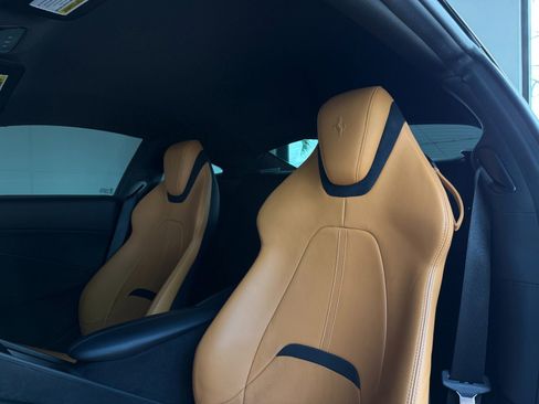 Used 2021 Ferrari Roma RWD image 25