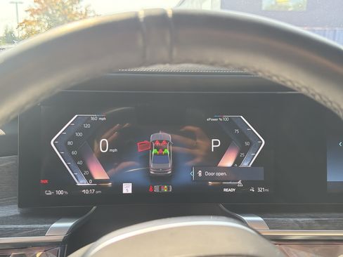 Used 2023 BMW i7 xDrive60 AWD/4WD image 18