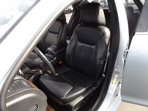 Used 2013 Chrysler 300 w/ Driver Convenience Group image 14