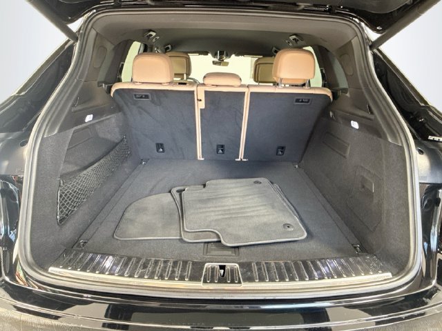 Used 2021 Porsche Cayenne AWD/4WD image 27