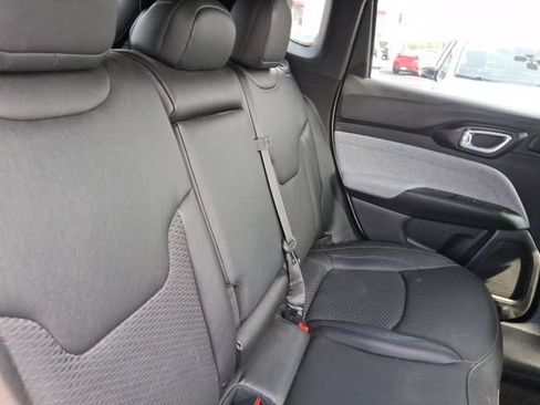 Used 2024 Jeep Compass Latitude w/ Sun and Sound Group AWD/4WD image 16