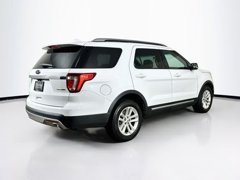 Used 2016 Ford Explorer XLT w/ Equipment Group 202A FWD image 9