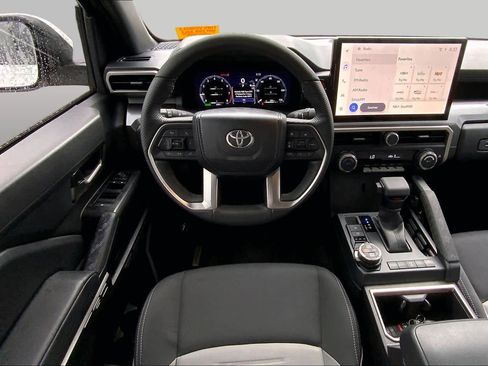 Used 2026 Toyota Tacoma TRD Off-Road AWD/4WD image 6