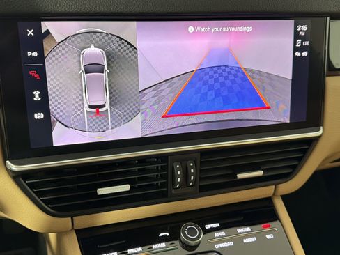 Certified 2023 Porsche Cayenne Platinum Edition AWD/4WD image 25