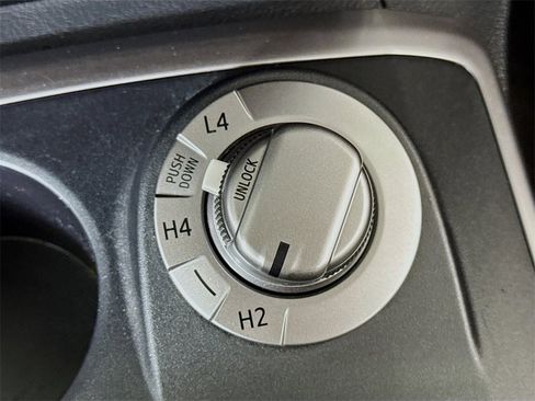 Used 2020 Toyota 4Runner SR5 image 17