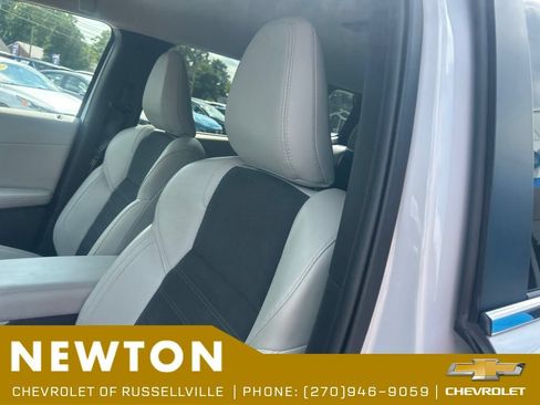 Used 2025 Mitsubishi Outlander SE AWD/4WD image 5