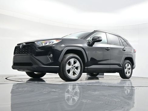 Used 2020 Toyota RAV4 XLE image 44