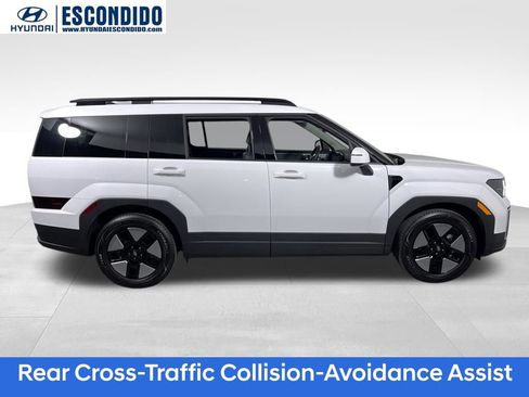 Used 2025 Hyundai Santa Fe SEL image 6