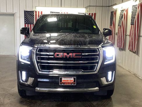 Used 2024 GMC Yukon XL SLT w/ SLT Luxury Package image 8