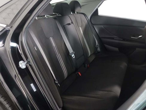 Used 2025 Hyundai Elantra SEL FWD image 31